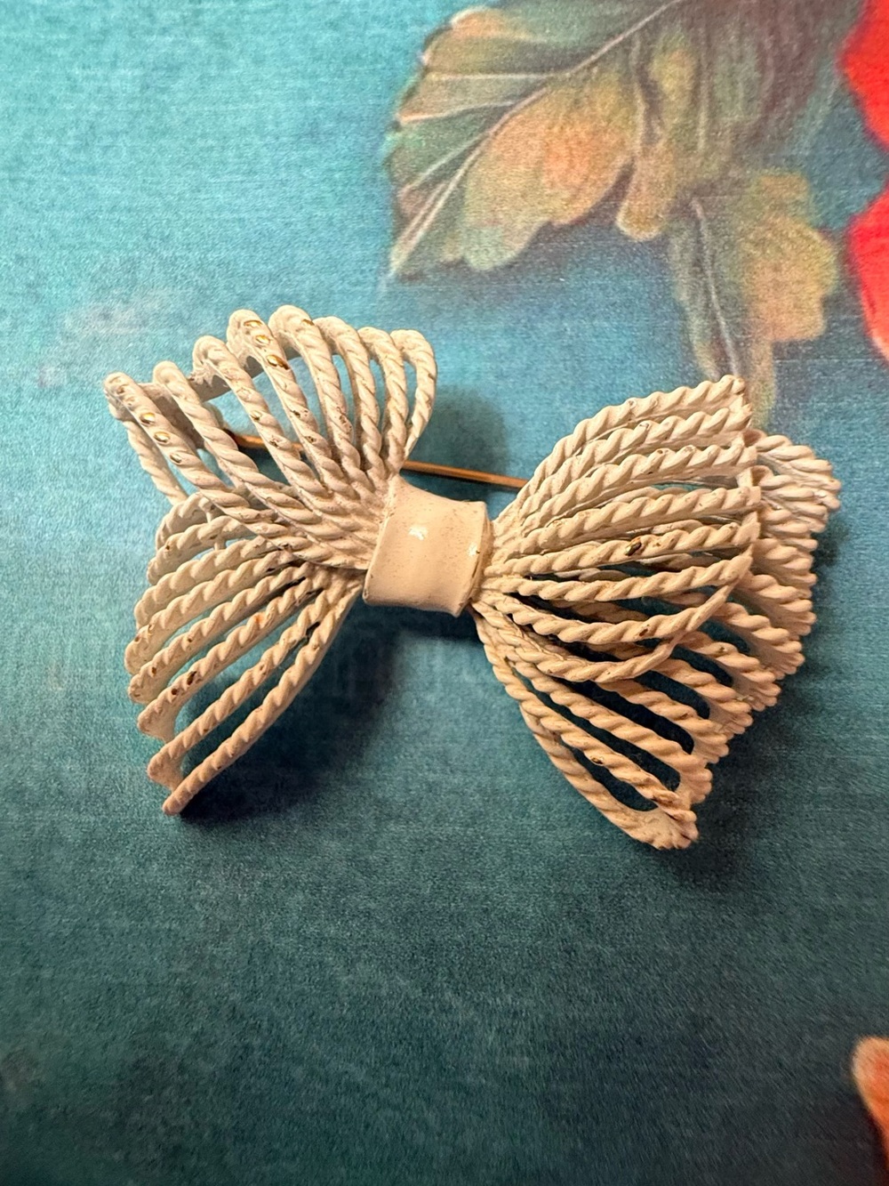 White Twisted Rope Bow Brooch - Women's Accessory